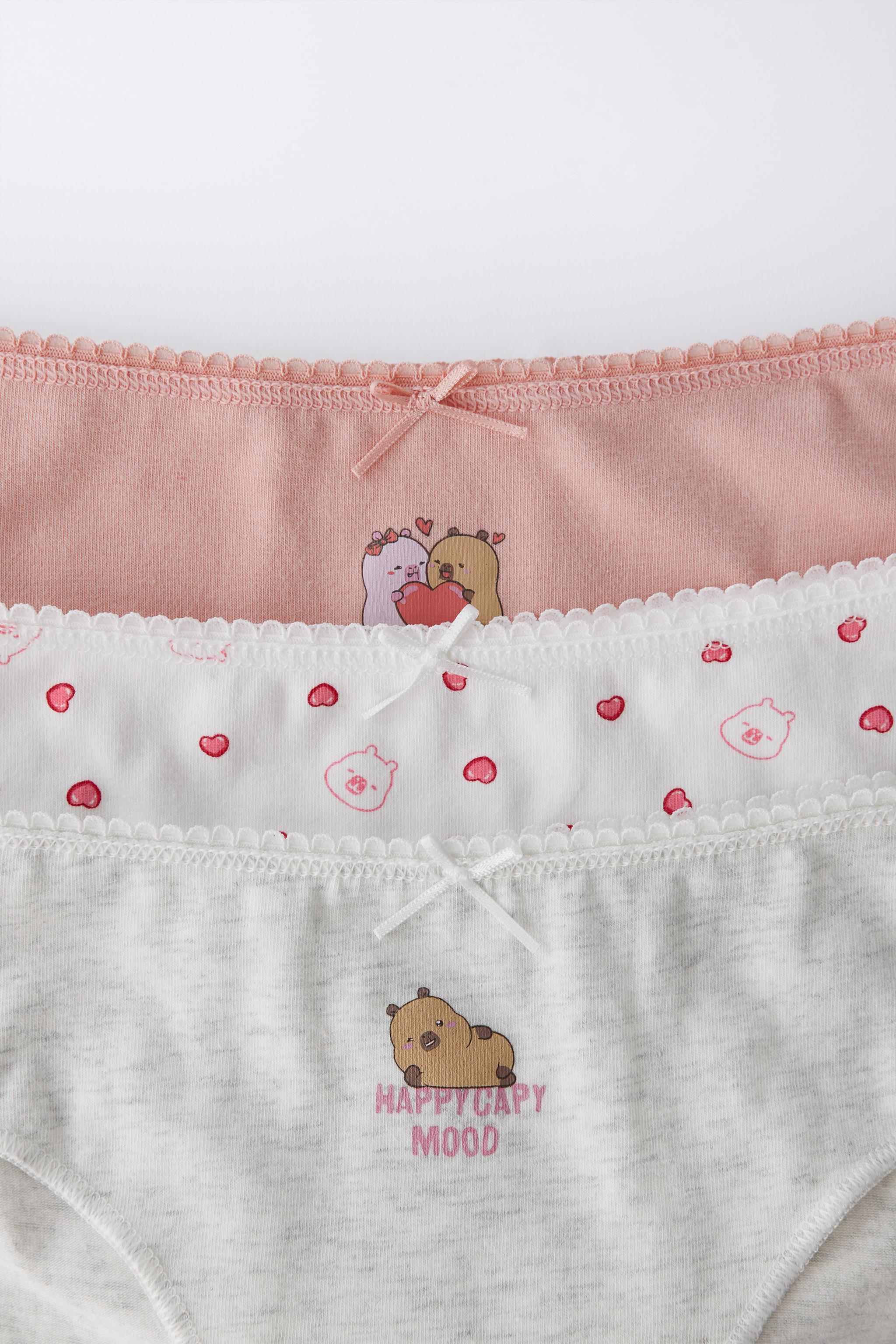AGES 6-14 / THREE-PACK OF CAPYBARA CAPYFUN © UNDERWEAR